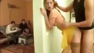 Хөөрхөн bestie хэвтэж хөхсөн нь дээд зэргийн эрхэм