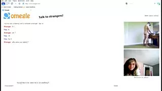 Биеийн тамирын спортын охид хамтдаа дэггүй авах