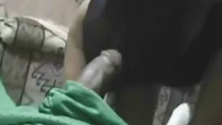 Ширээн дээр багш нь байвч охин fucked