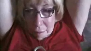 Түүний ягаан үтрээ slut pleasuring хүн