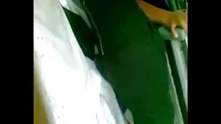 Нуух залуу охин fucked гэхэд хоер хар бариул