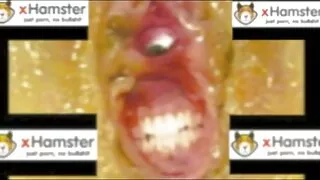 Ичгүүргүй эмэгтэй түүний pussy цацагдаж