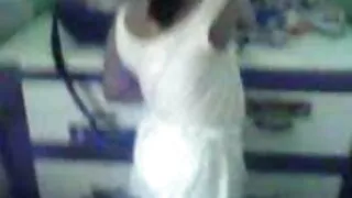 Массажист fondles үйлчлүүлэгч нь хуруу, undresses зөндөө