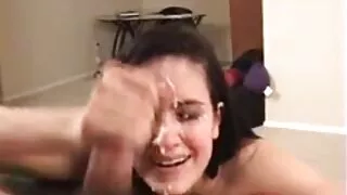 Бяцхан хүүгийн авдаг Түүний анхны секс машинд