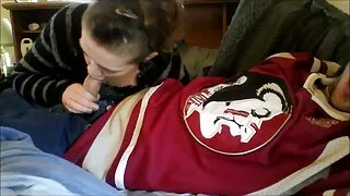 Сайн хэлбэр нь Crazy дэгдээхэйгээ байсан секс олны хамт