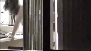 Дэгдээхэйн нь Түүний хүн fucked дээр ягаан буйдан