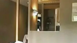 Slutty гичий оруулдаг түүний найз гараа гүн хулан